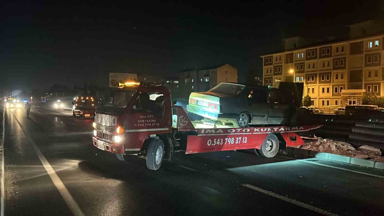 İncirliova'da zincirleme trafik kazasında 2 kişi yaralandı
