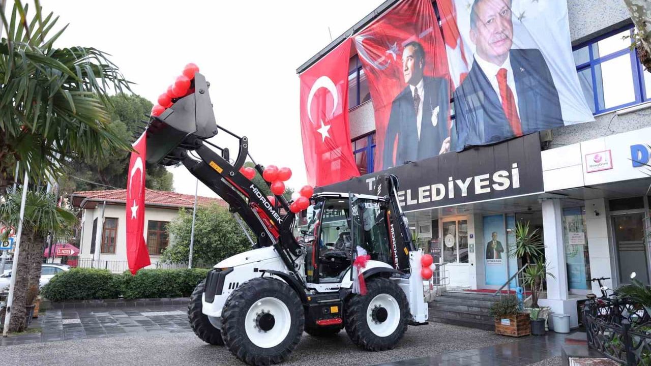 İncirliova’ya 7,5 milyon TL hibe: Kepçe ve 243 çöp konteyneri teslim edildi