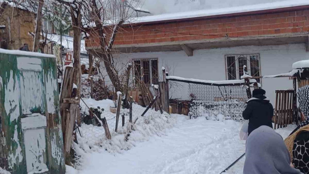 İnegöl'de çatı yangını: 1 yaralı