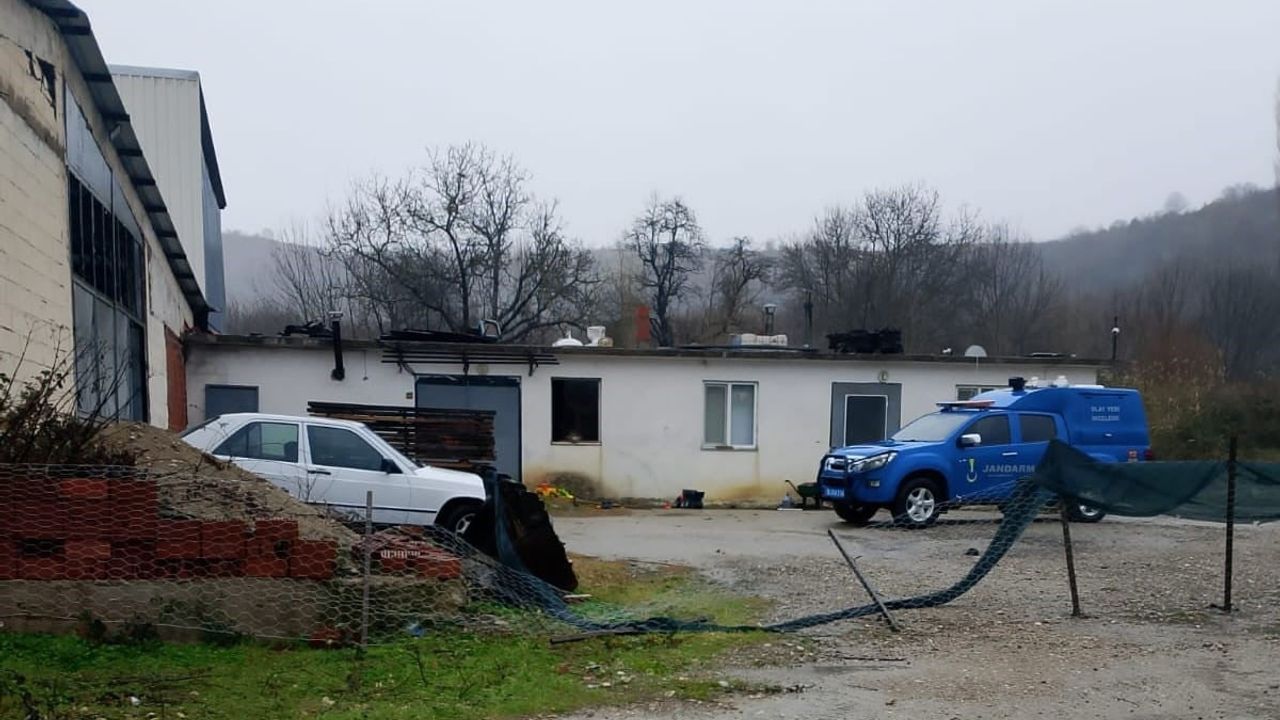 İnegöl'de kereste fabrikasında vinçte elektrik akımına kapılan ortak yaşamını yitirdi