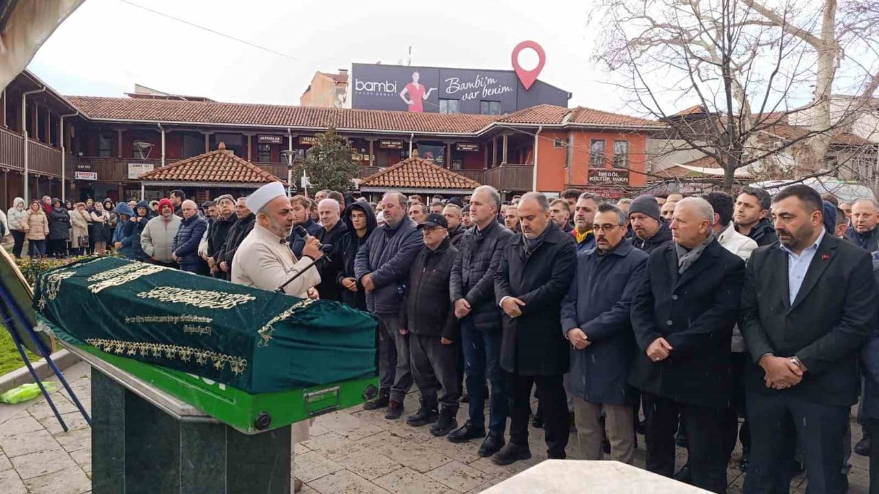 İnegöl'de Trafik Kazasında Ölen İş İnsanı Sedat Taç Toprağa Verildi