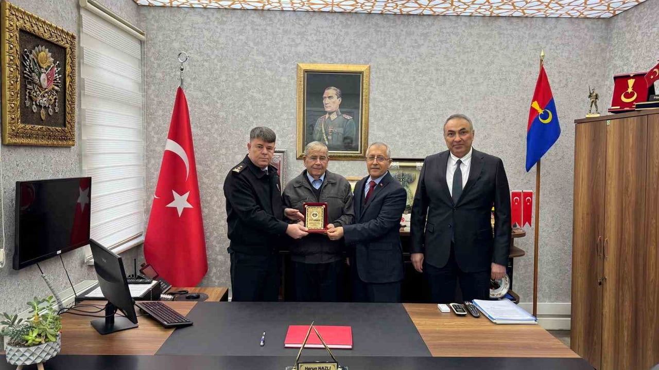 İnegöllü çiftçi Abdullah Kaptan 70 milyonluk mal varlığını Jandarma Asayiş Vakfı'na bağışladı