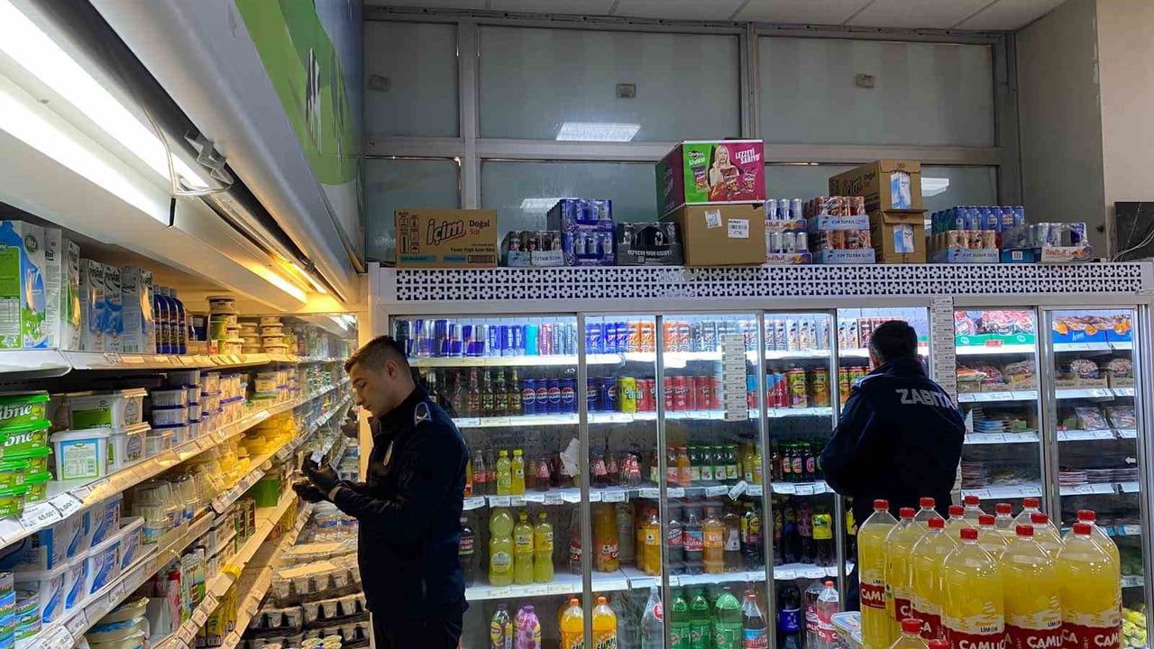 İnönü'de gıda denetimleri sürüyor: marketlerde barkod, tarih ve hijyen kontrolleri