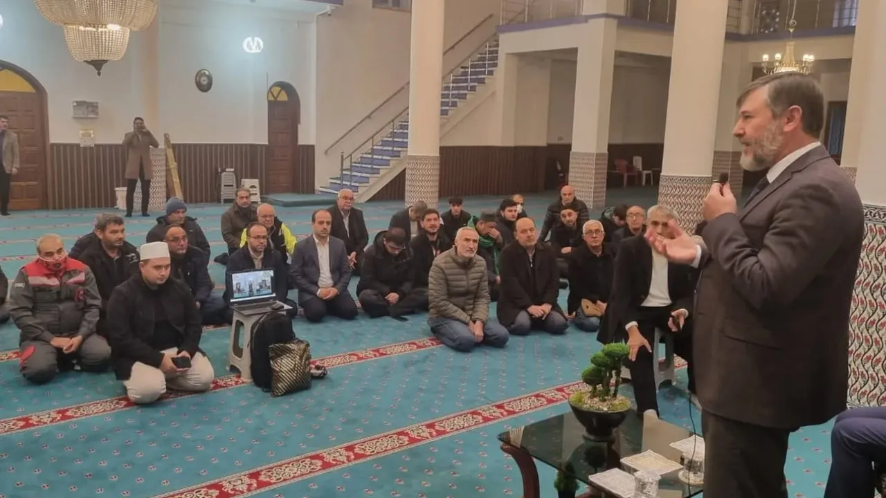 İskenderun’da 2026 Umre Semineri: Yolculuk ve İbadet Usulleri Anlatıldı