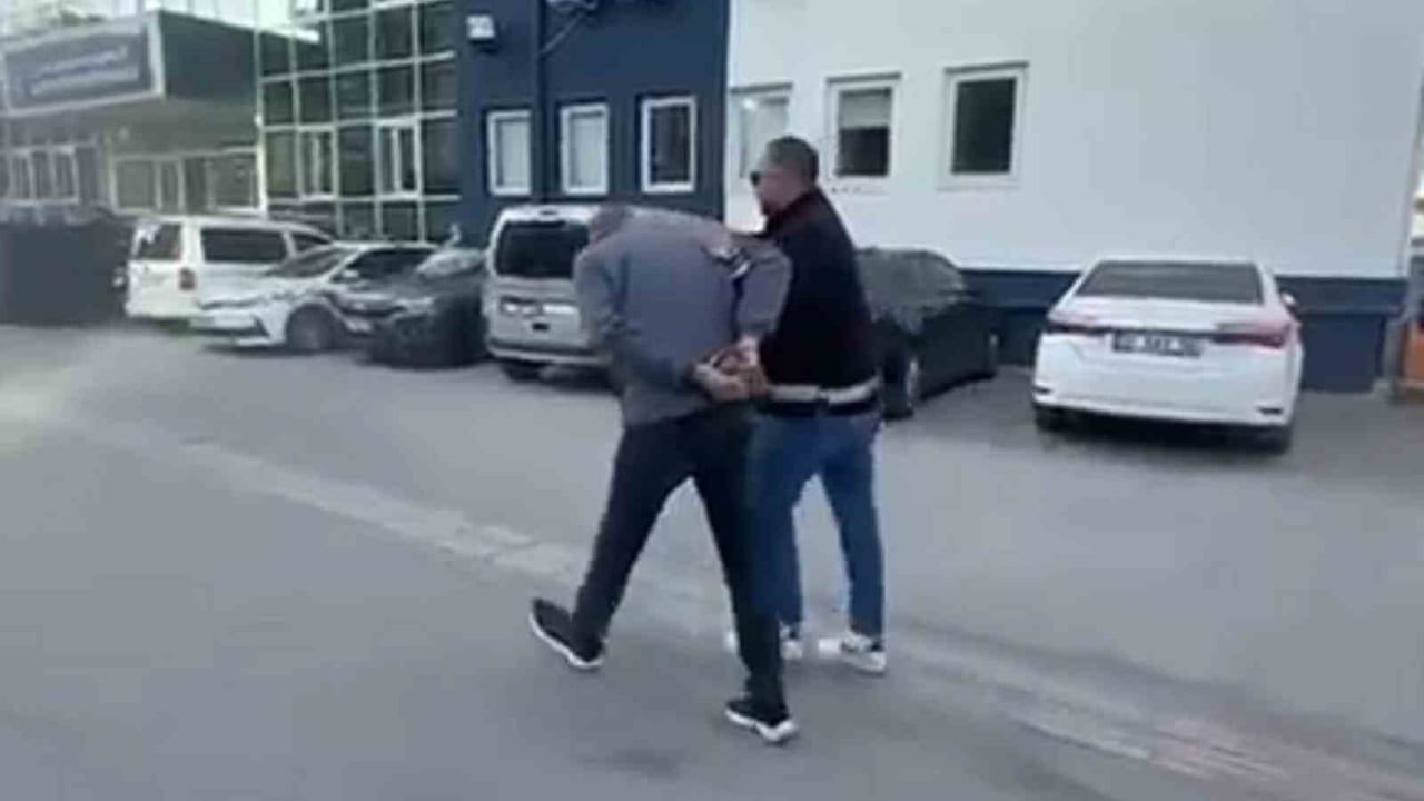 İskenderun'da çeşitli suçlardan aranan 2 kişi yakalandı ve tutuklandı