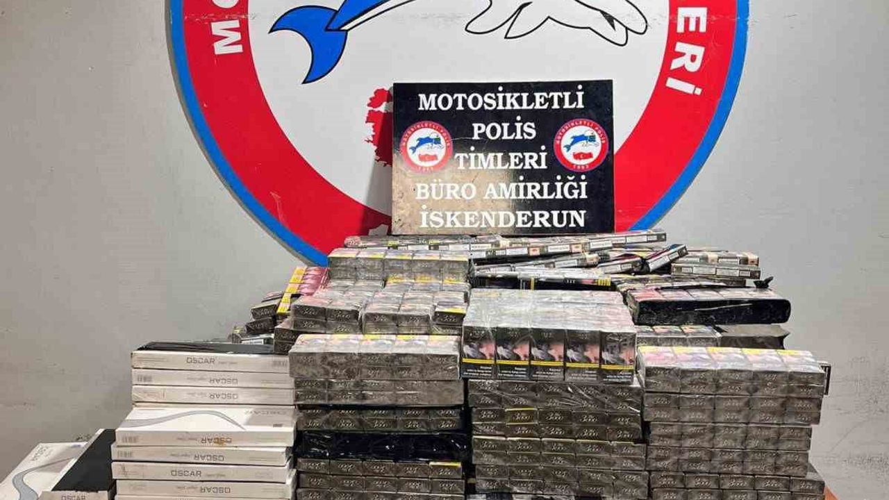 İskenderun'da motosikletli polis ekipleri 4 bin 300 paket gümrük kaçağı sigara ele geçirdi