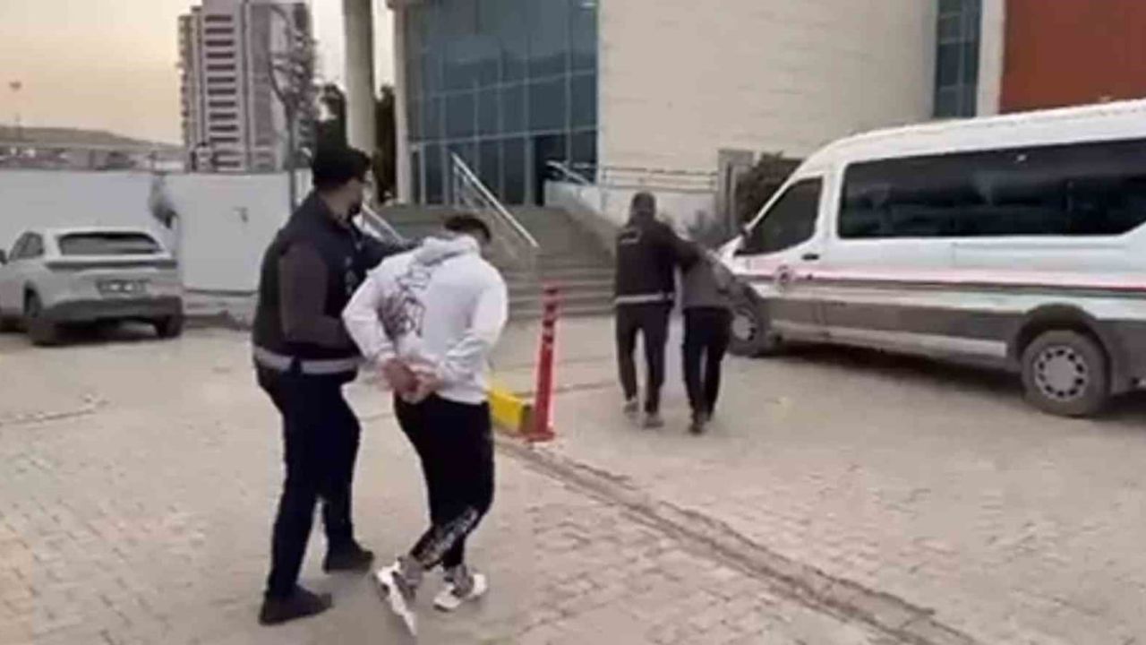 İskenderun'da yasa dışı bahis ve basit yaralama suçundan aranan 2 kişi tutuklandı