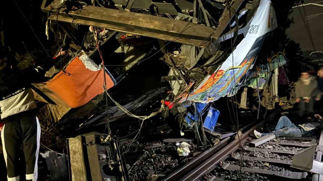 İspanya'da iki tren kazası: Gelida'da bir makinist yaşamını yitirdi, en az 37 yaralandı