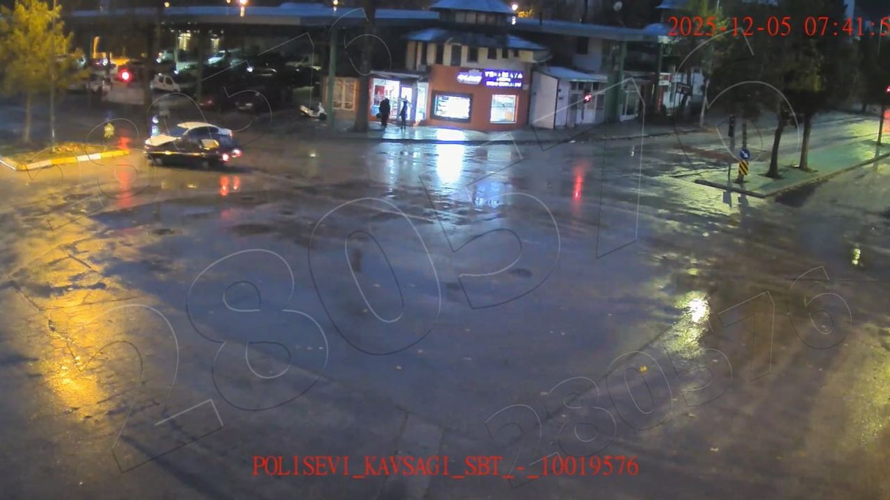 Isparta'da KGYS kameralarına yansıyan Aralık kazaları: üç olay sürücü dikkatsizliğiyle kaydedildi