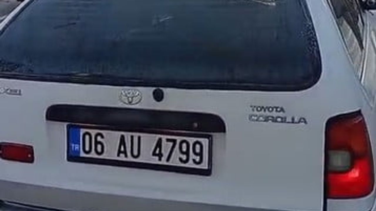 Isparta'da kırmızı ışıkta duran araca arkadan çarpan otomobilde 1 yaralı