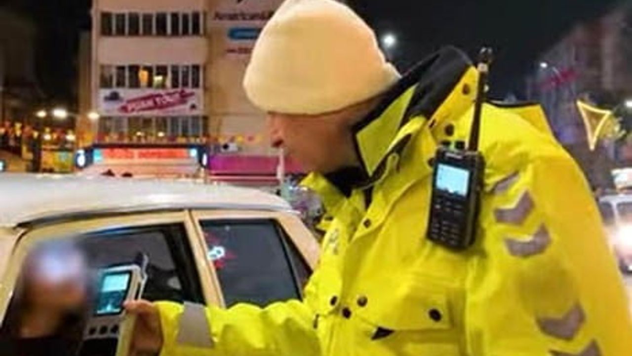 Isparta'da Polis Denetimleri: 30 Bin 721 Kişi Sorgulandı, 31 Aranan Yakalandı