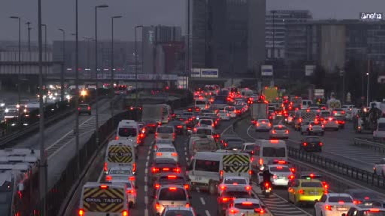 İstanbul’da ara tatilin başlamasıyla akşam trafiği yüzde 85’e çıktı