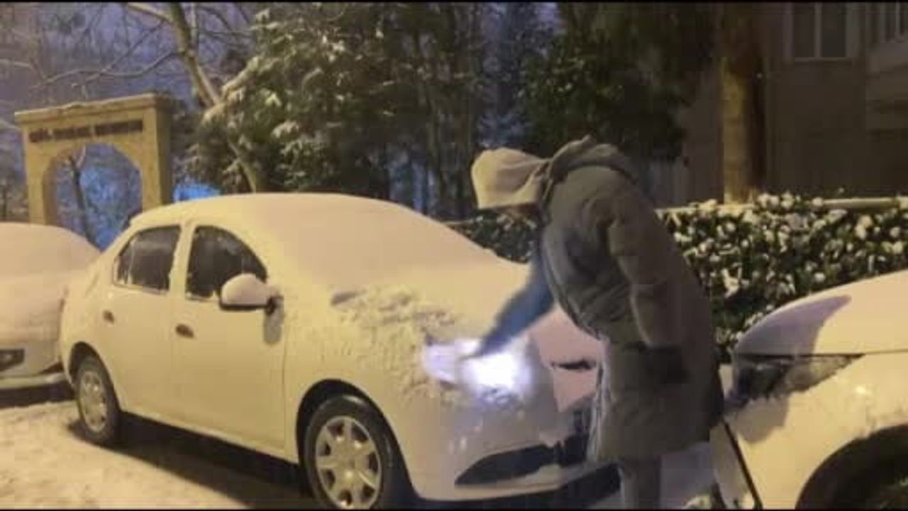 İstanbul'da sabah karı işe gidişi zorlaştırdı