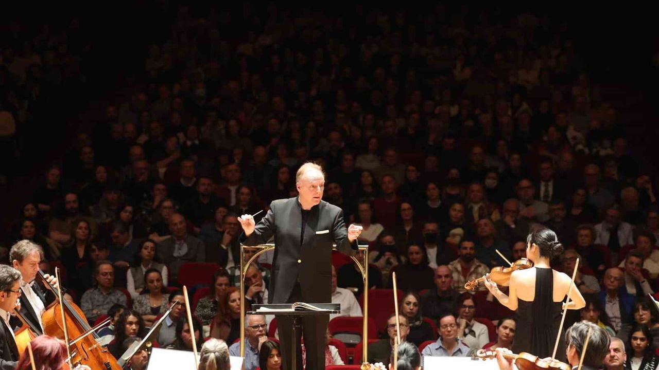 İZDSO, AASSM Sahnesinde Christoph‑Mathias Mueller ve Bomsori Kim’i Ağırladı