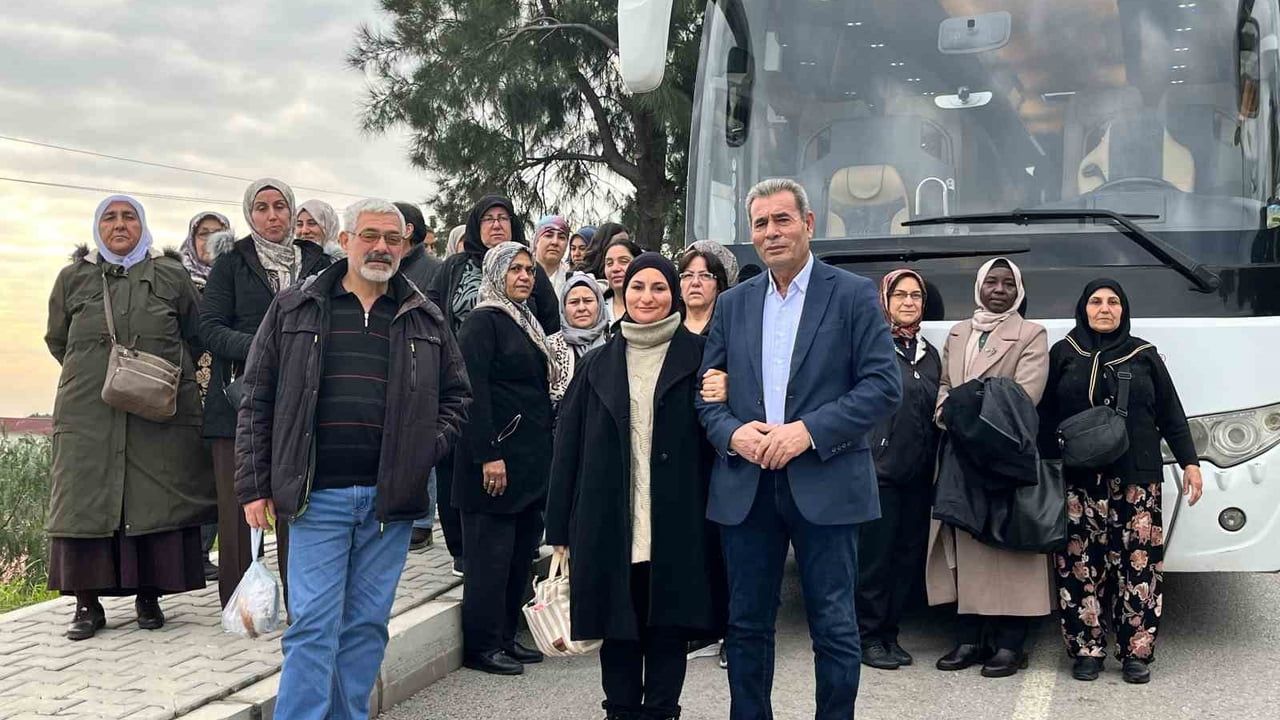 İzmir Büyükşehir 150 Bayındırlı kadını Karaburun Nergis Festivali'ne götürdü