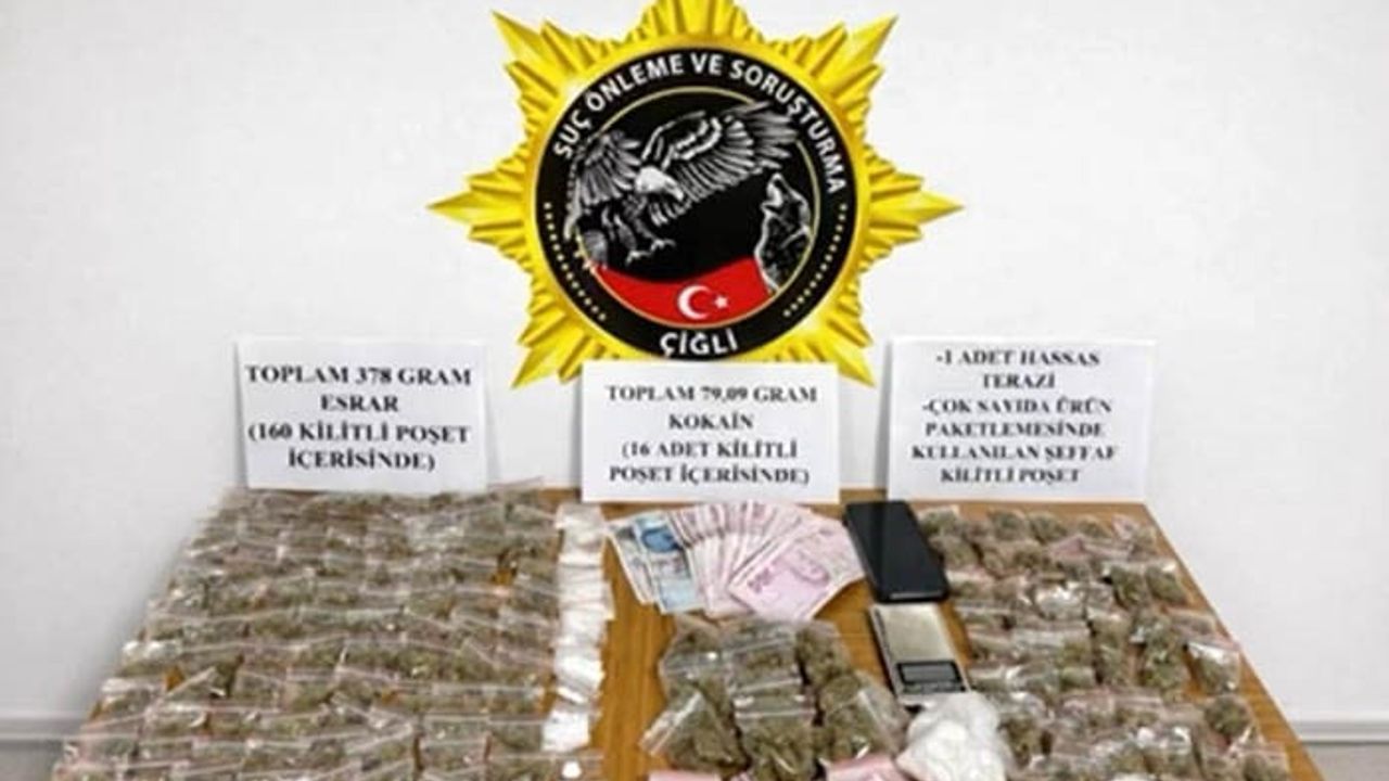 İzmir Çiğli'de 16 yaşındaki çocuk parkta satışa hazır uyuşturucuyla yakalandı