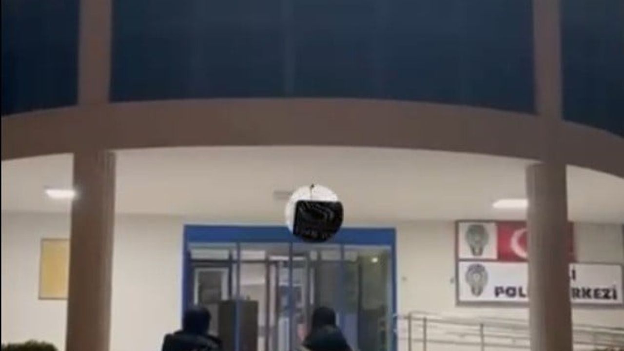 İzmir Çiğli'de Uyuşturucu Operasyonu: 17.280 Sentetik Ecza Hapı Ele Geçirildi, Bir Şüpheli Gözaltında