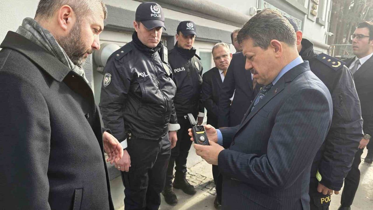 İzmir Cumhuriyet Başsavcısı Ali Yeldan, kentteki polis merkezlerini ziyaret etti