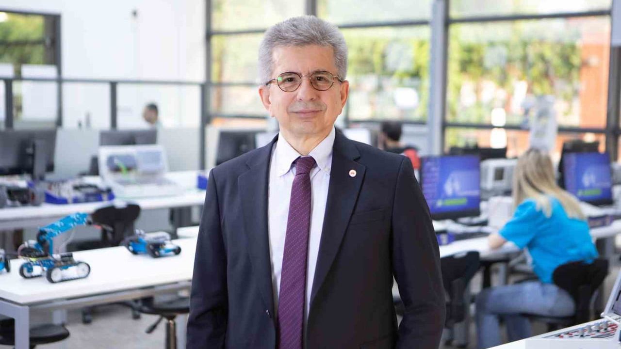 İzmir Ekonomi Üniversitesi Spor Yöneticiliği Sertifika Programı'nı 19 Ocak'ta başlatıyor