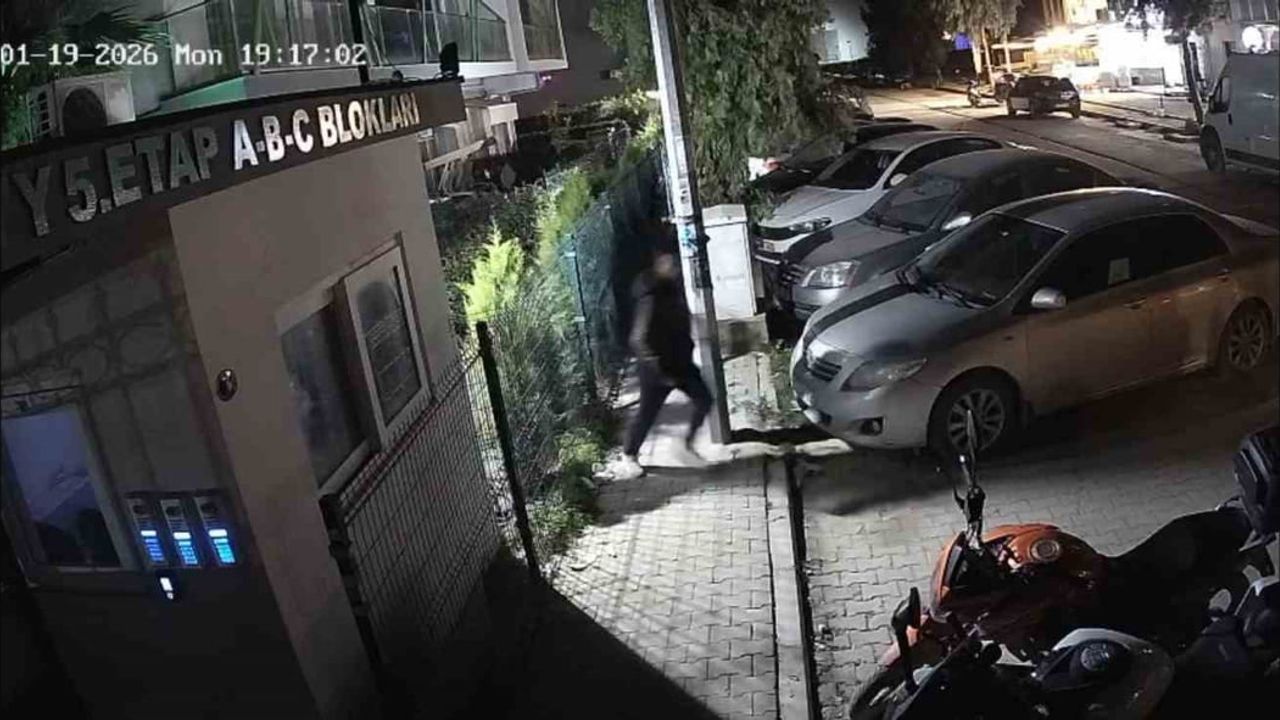 İzmir Menemen’de eski sevgili saldırısı: 26 yaşındaki Gözde Akbaba yaşamını yitirdi