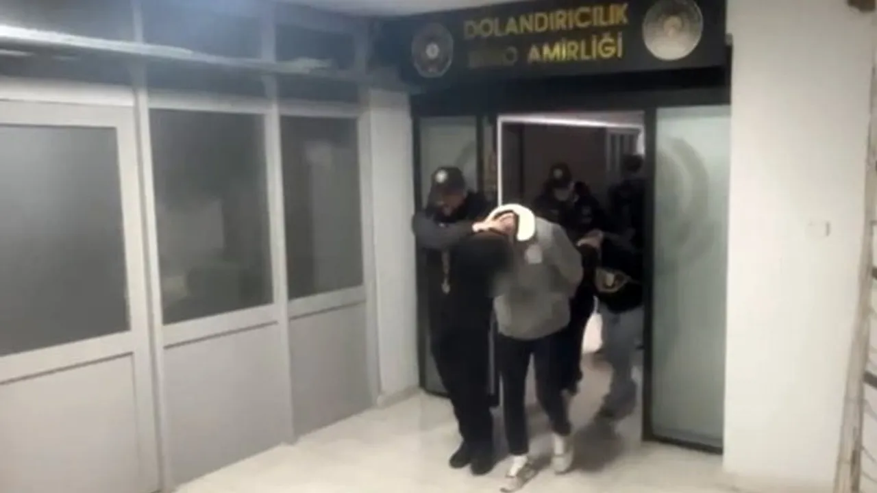 İzmir merkezli 9 ilde sahte 'uzlaştırmacı avukat' şebekesine operasyon: 15 tutuklama