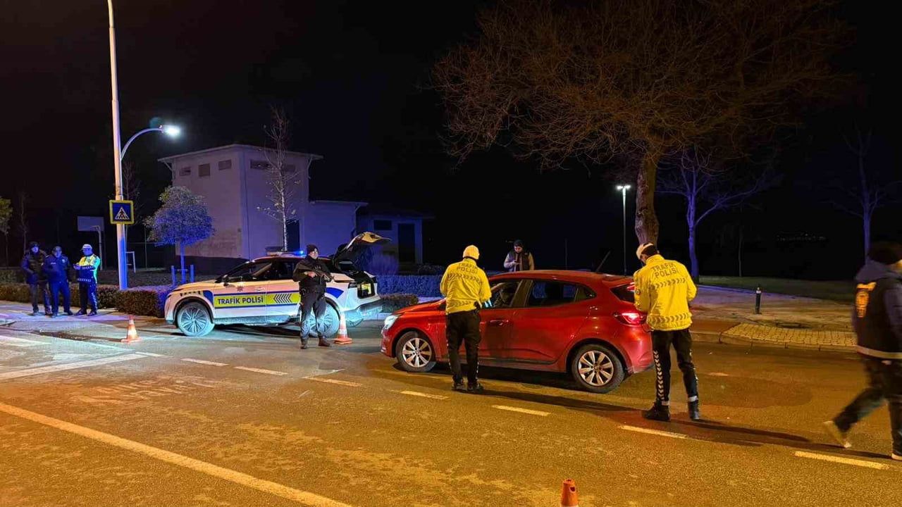İznik’te Yılbaşı Gecesi Huzur ve Trafik Denetimleri