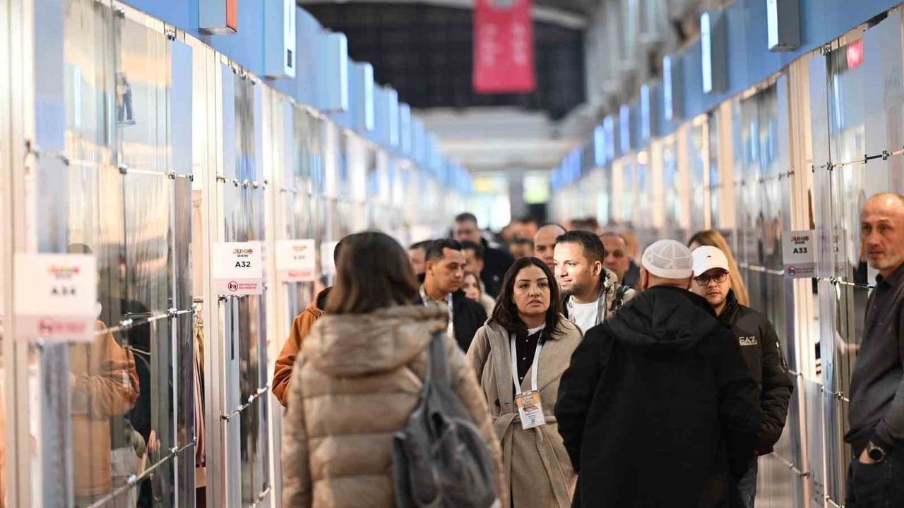 Junioshow 2026 Bursa'da açıldı: Bebe ve çocuk konfeksiyon sektörü uluslararası alıcılarla buluşuyor