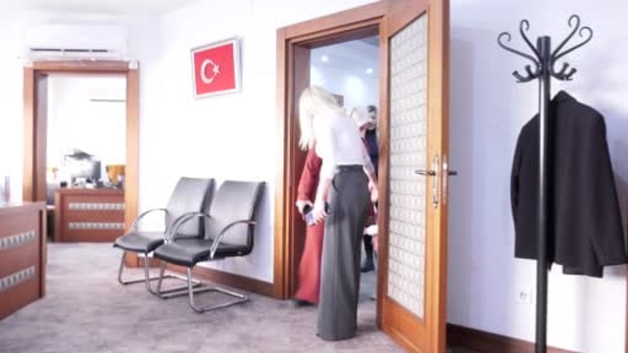 Kadavradan yapılan ikinci rahim nakliyle doğan Özlenen, nakli gerçekleştiren rektörle buluştu