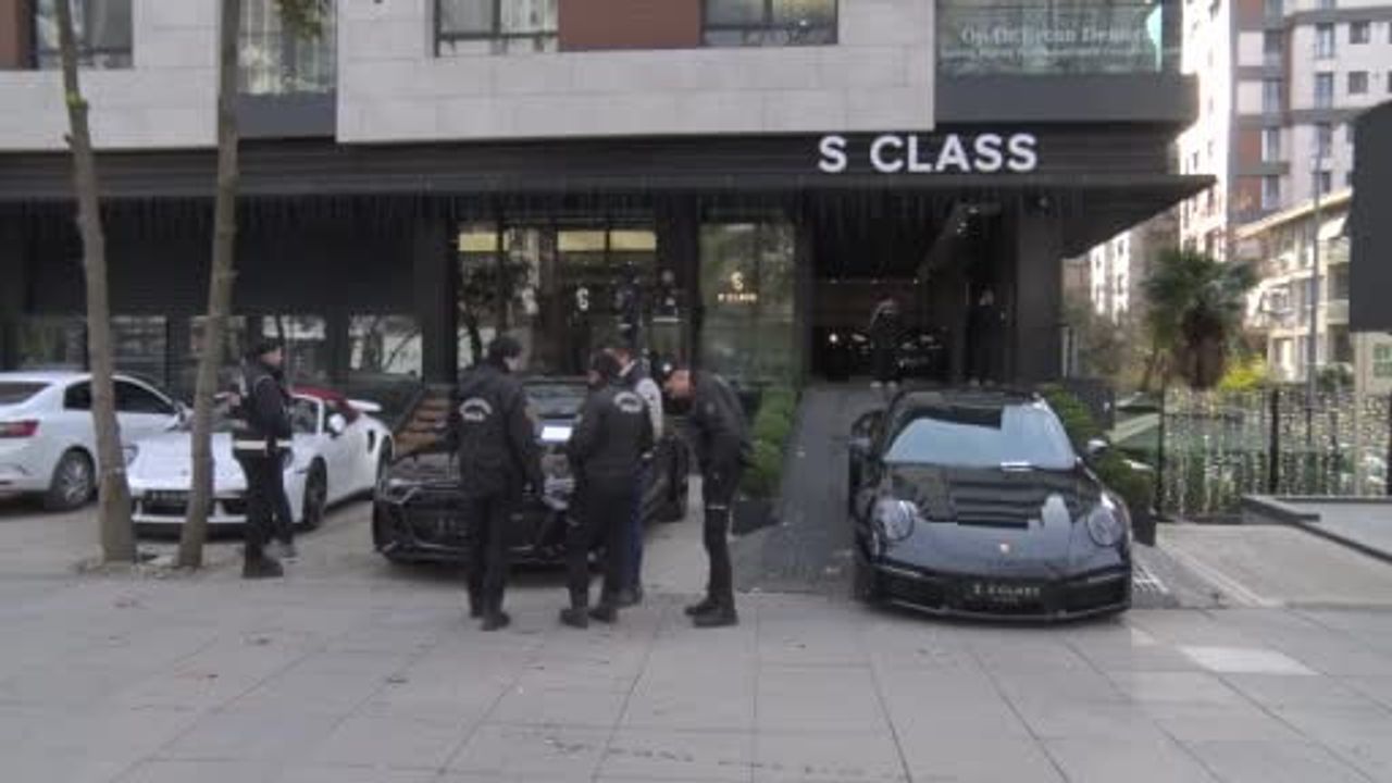 Kadıköy'de 'S CLASS' galerisine mali suç operasyonu: 11 milyar TL iddiası üzerine inceleme