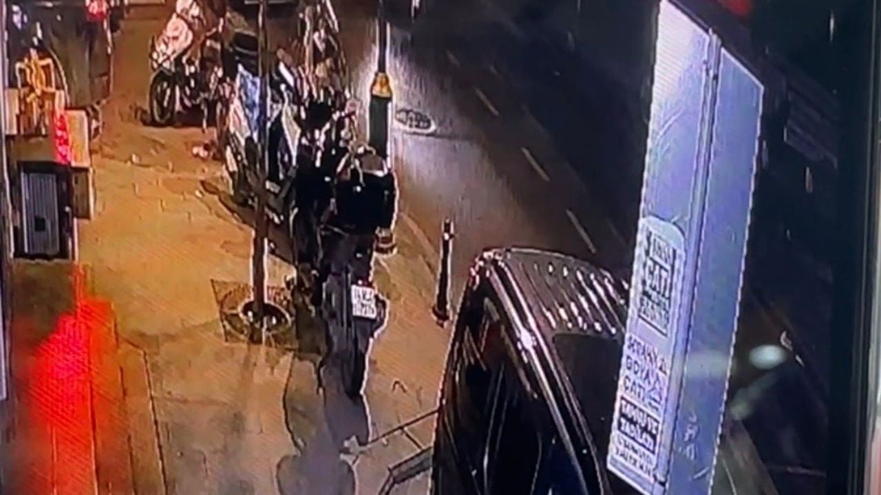 Kağıthane’de motosikletin çarptığı berber hayatını kaybetti — kaza kamerada