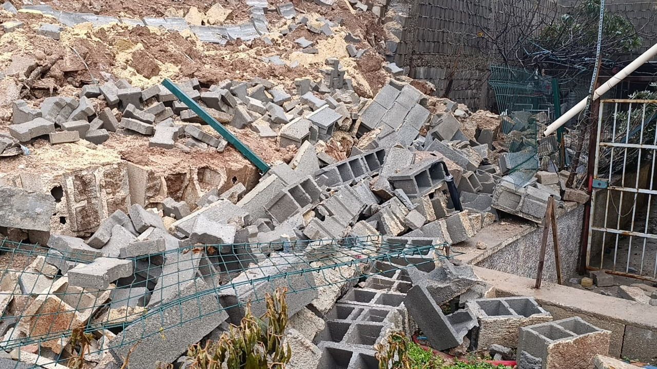 Kahramanmaraş Bayazıtlı'da istinat duvarı çöktü; müstakil ev sakini 'deprem sandık'