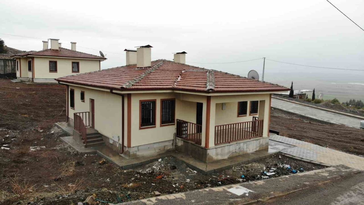 Kahramanmaraş’ta depremzedeler yeni köy konutlarına yerleşti: 'Babamızın yapmadığını devletimiz yaptı'