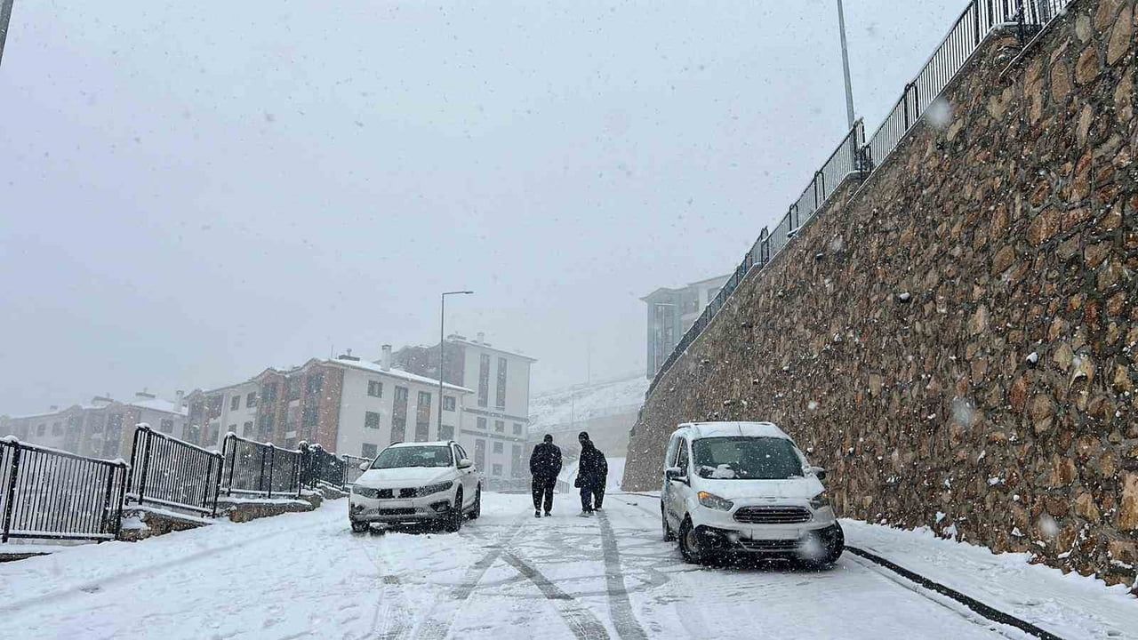 Kahramanmaraş’ta kar yağışıyla karsambaç geleneği yeniden canlandı