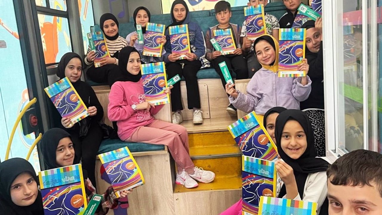 Kahramanmaraş’ta Mobil Çocuk Kütüphanesi, kırsal mahallelerde on binlerce çocuğa ulaştı