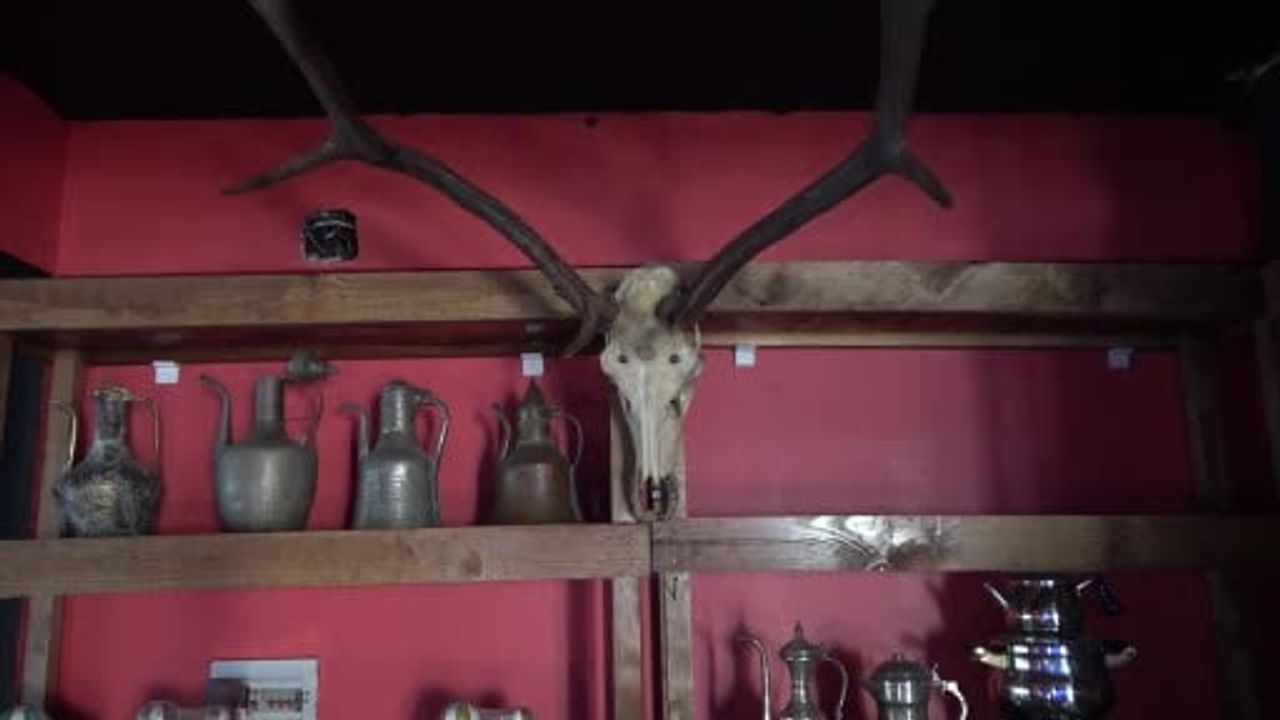 Kahramanmaraş’ta nostalji durağı: Mustafa Çot’un antika dükkânı kentin kültürel hafızasını canlandırıyor