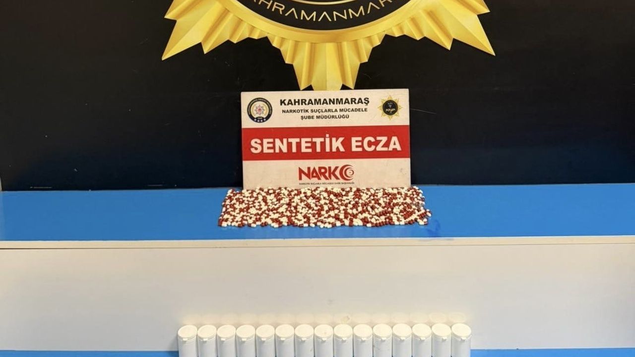 Kahramanmaraş'ta uyuşturucu operasyonu: 3 şüpheli tutuklandı, sentetik hap ve metamfetamin ele geçirildi