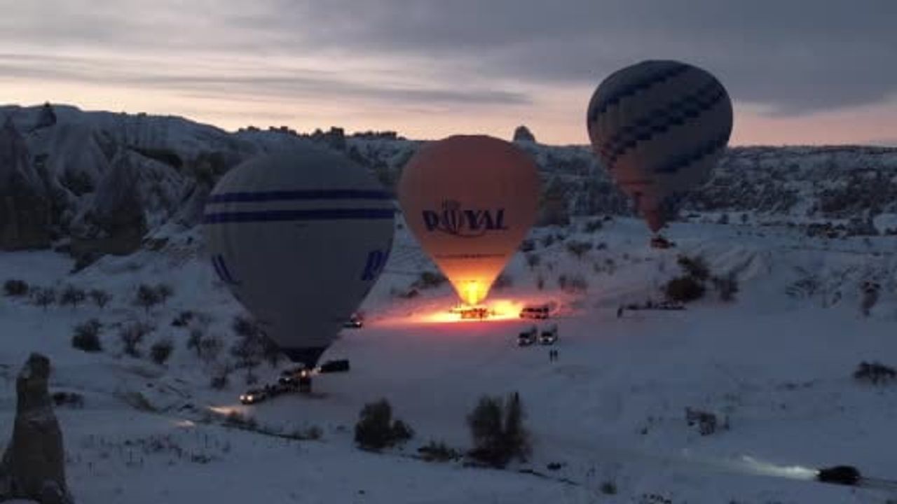 Kapadokya'da Sıcak Hava Balonları Bir Haftalık Aranın Ardından Uçuşlara Yeniden Başladı