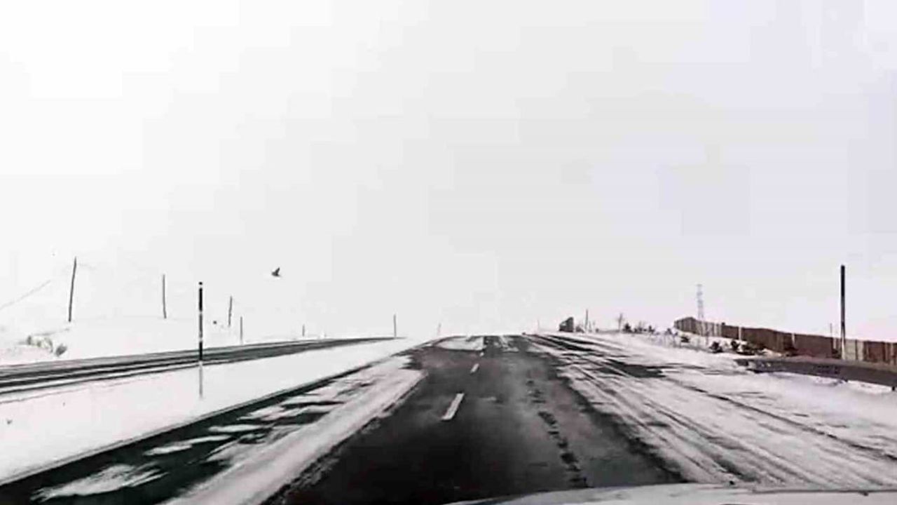 Kar yağışı nedeniyle Kayseri-Malatya ve Kayseri-Kahramanmaraş yolları çift yönlü ulaşıma kapandı