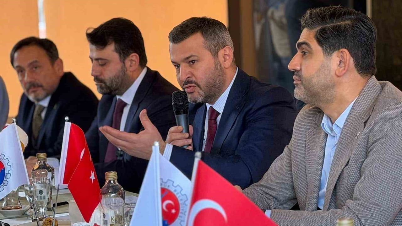 Karabük Belediye Başkanı Çetinkaya, 10 Ocak Çalışan Gazeteciler Günü'nde basınla buluştu