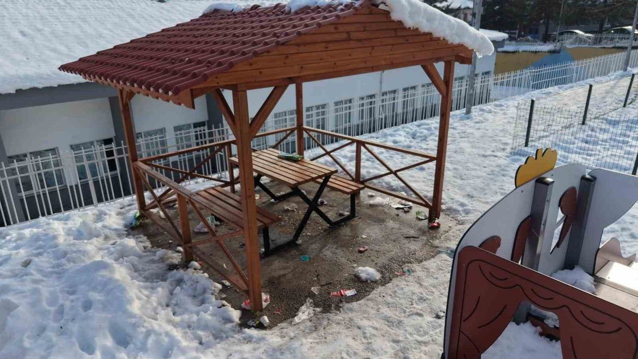 Karabük Belediyesi, yenilenen parklarda denetimleri sıklaştırdı