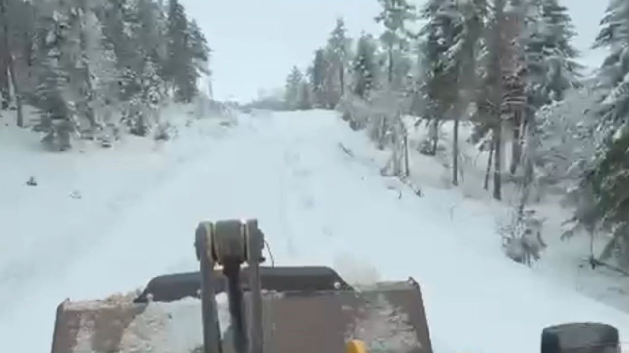 Karabük’te 109 köy yolu kar yağışı nedeniyle ulaşıma kapandı