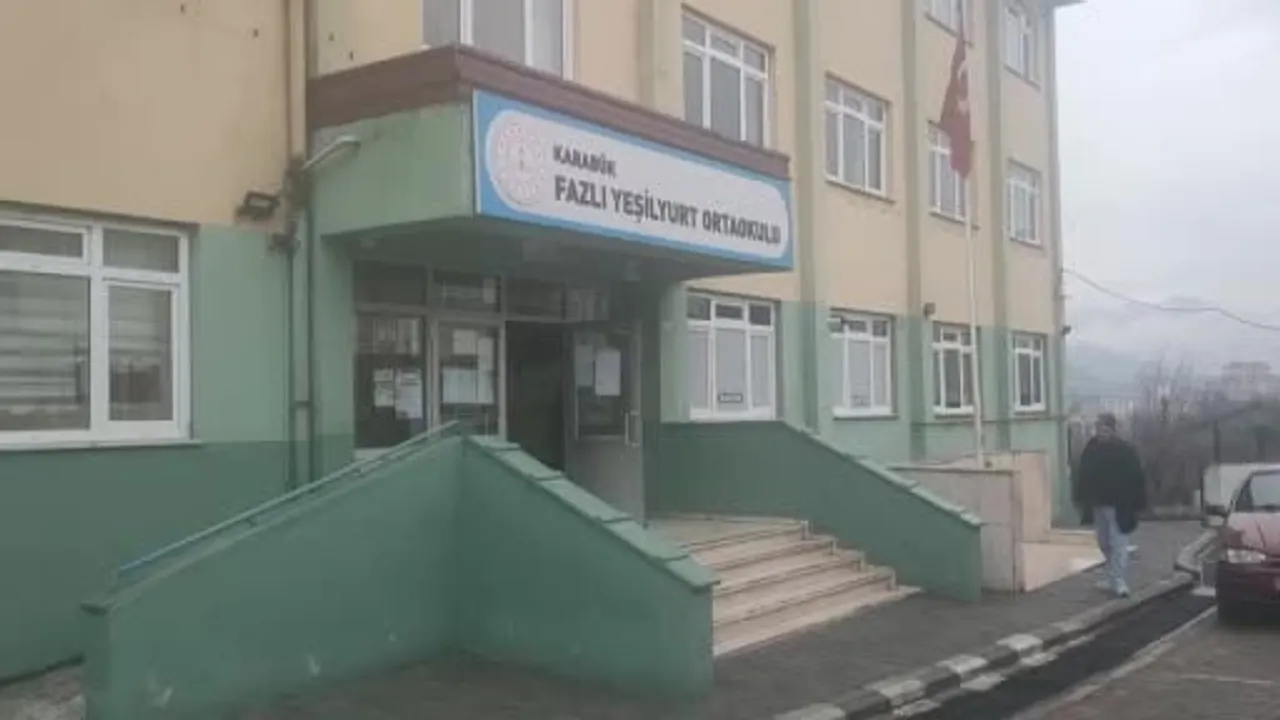 Karabük'te 'Bir Kapak Bir Hayat' kampanyası 322'nci tekerlekli sandalyeyi ihtiyaç sahibine teslim etti