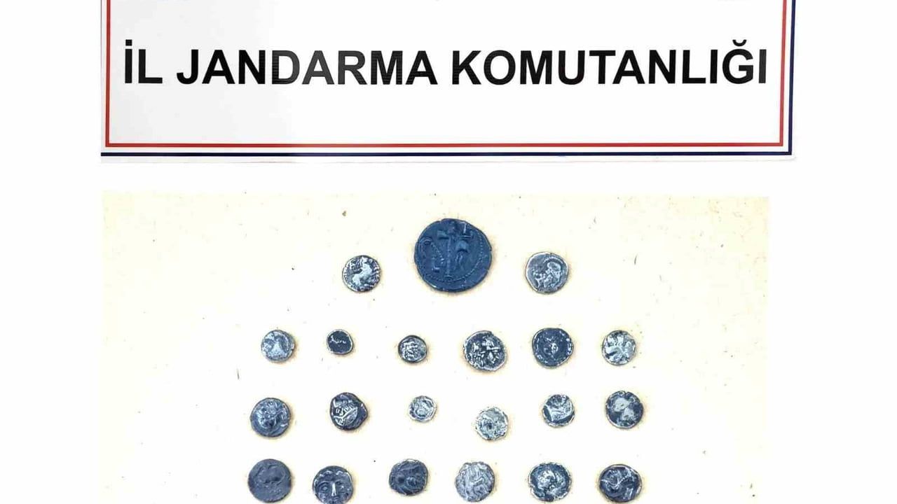 Karabük'te Jandarma Operasyonunda Antik Yunan Dönemine Ait 33 Sikke Ele Geçirildi