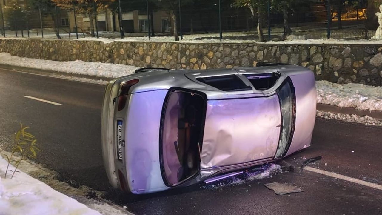 Karabük'te Yenice Caddesi'nde Kontrolden Çıkan Otomobil Devrildi: 1 Yaralı