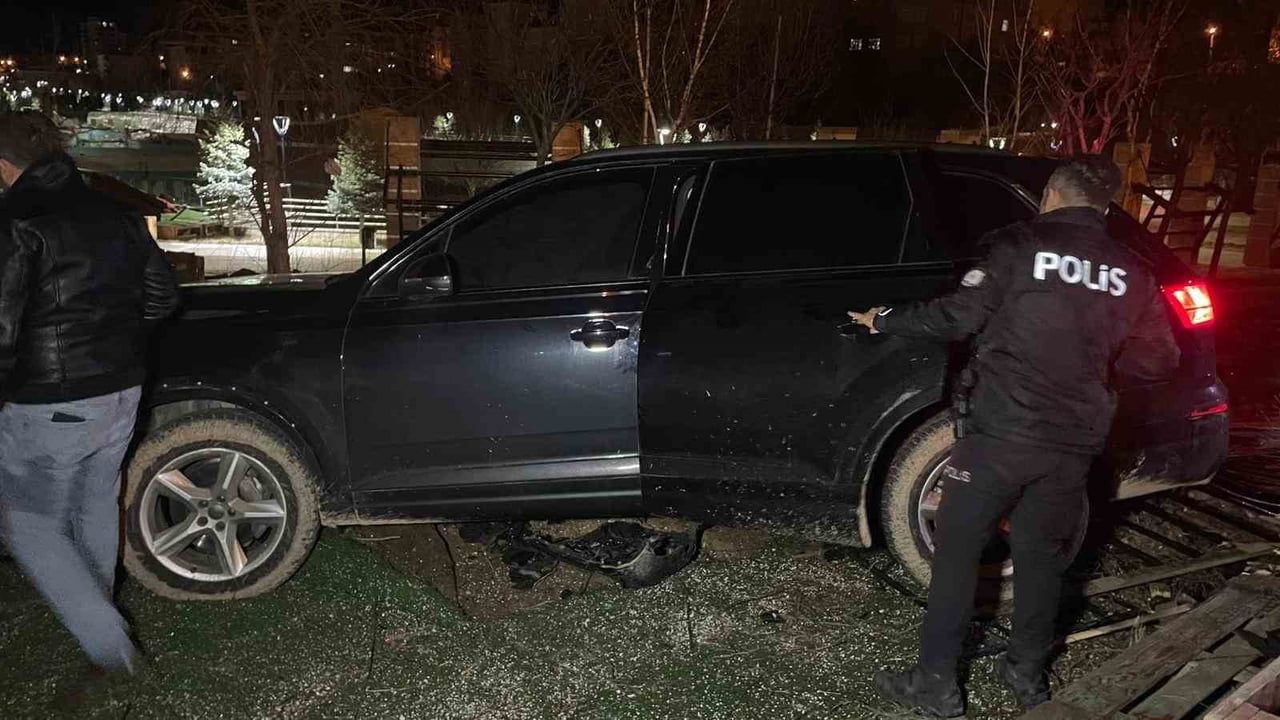 Karaman’da kontrolden çıkan cip kafenin bahçesine düştü — 3 kişi yara almadan kurtuldu