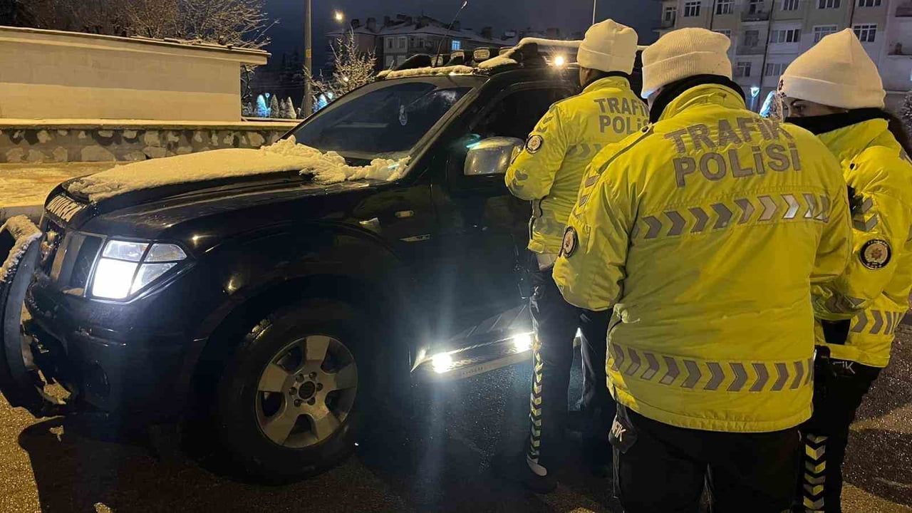 Karaman'da yılbaşı denetimleri: 64 sürücüye 620 bin lira ceza