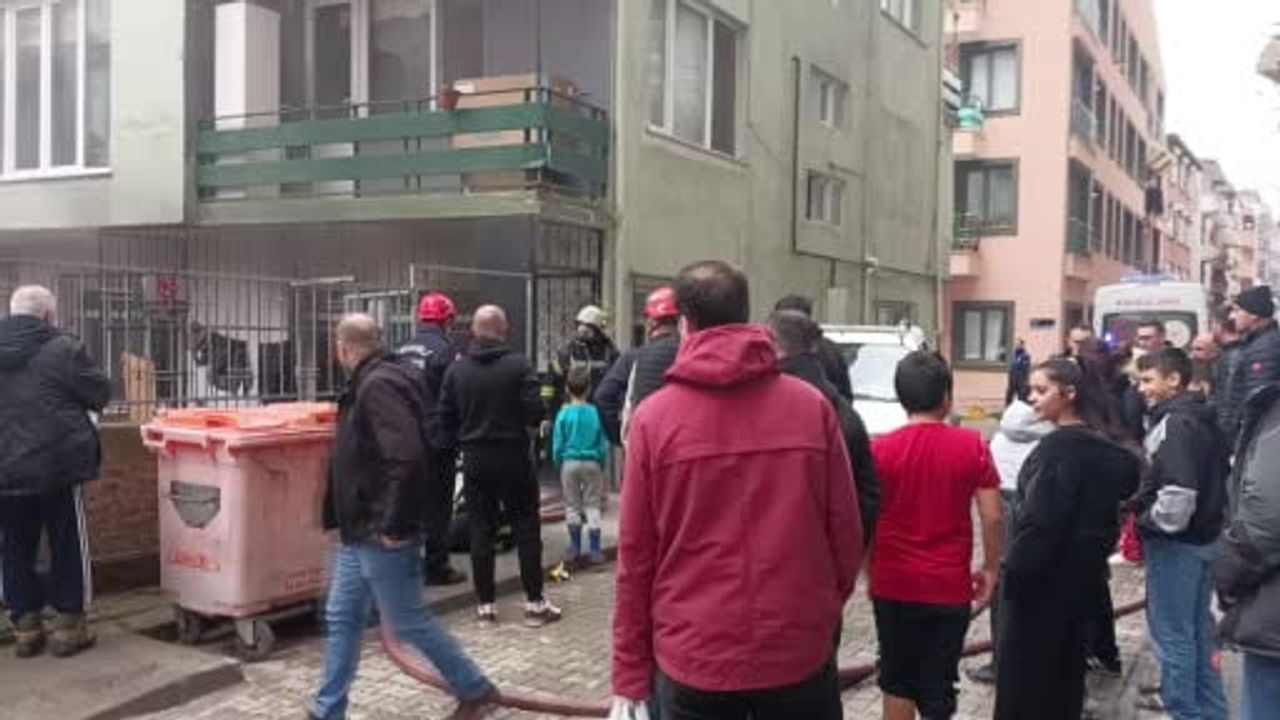 Karamürsel'de tersane işçilerinin kaldığı evde yangın, itfaiye müdahale etti