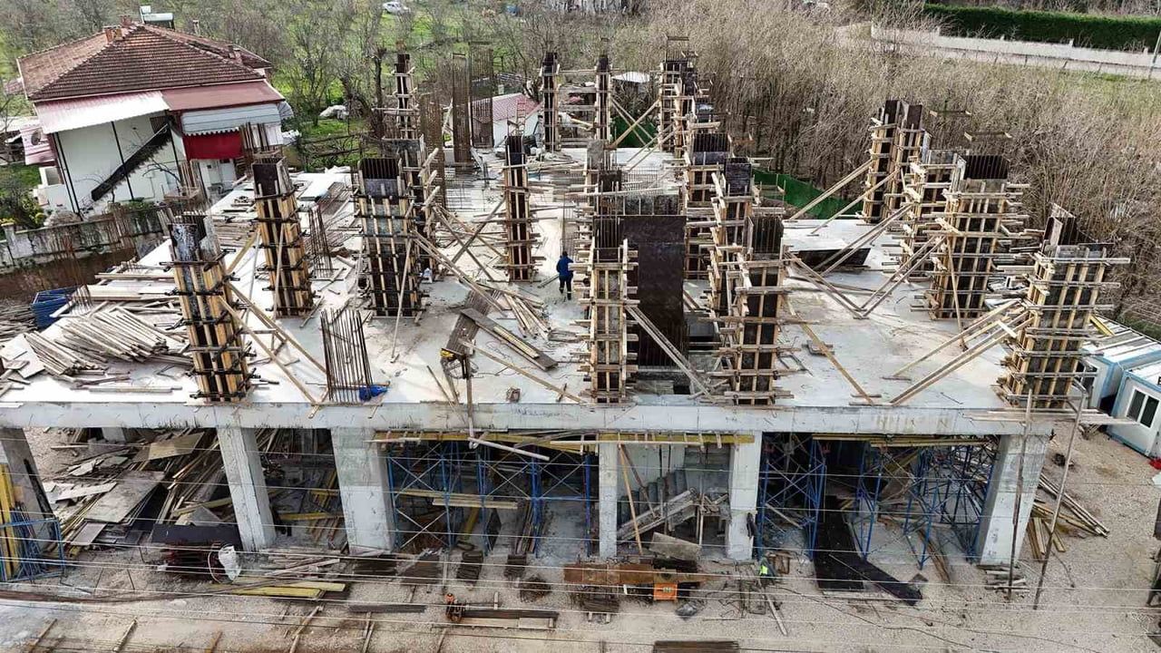 Karapürçek’te Sosyal Gelişim Merkezi (SGM) inşaatında yüzde 40 tamamlandı