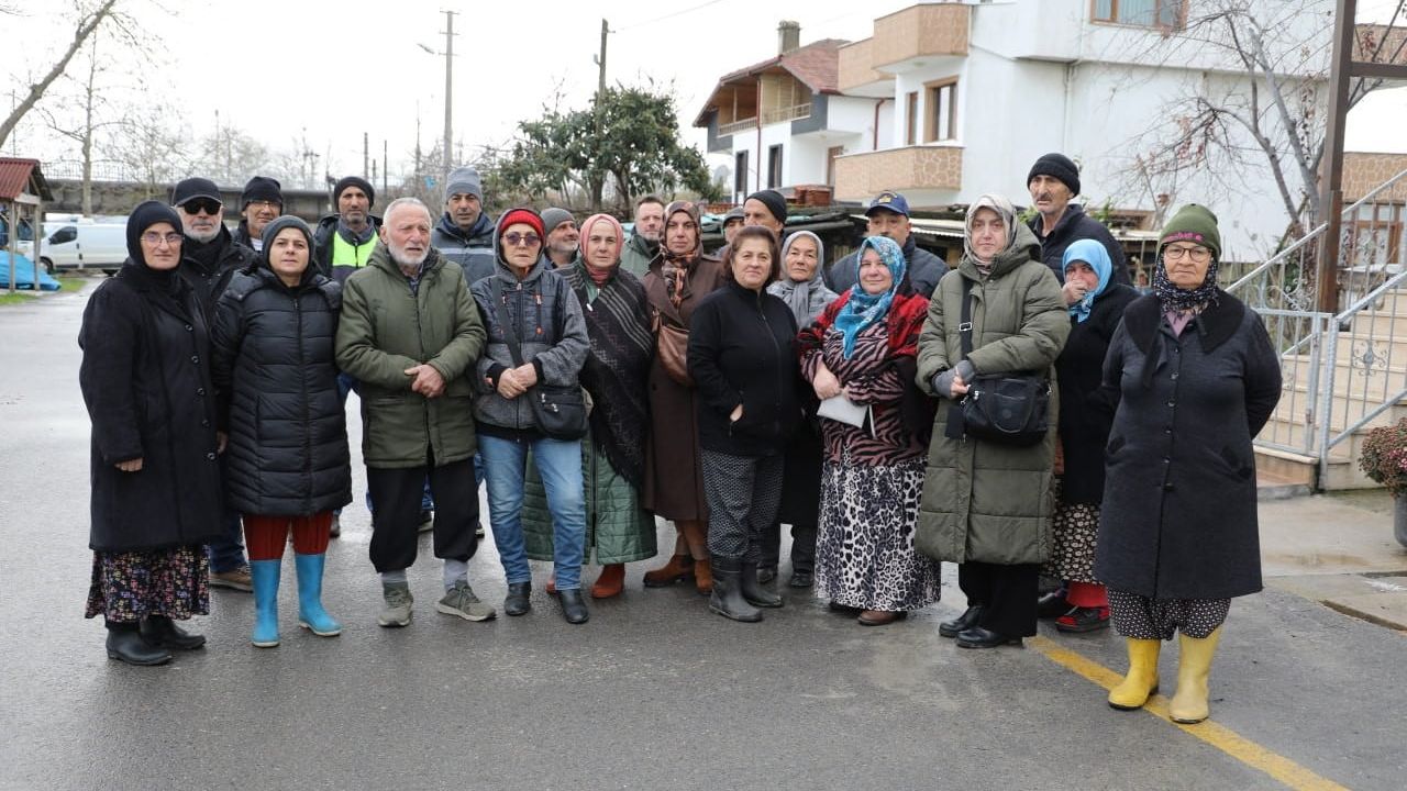 Karasu'da üç günlük yağmur sonrası mahalle sular altında kaldı — Halk yetkililerden çözüm istiyor