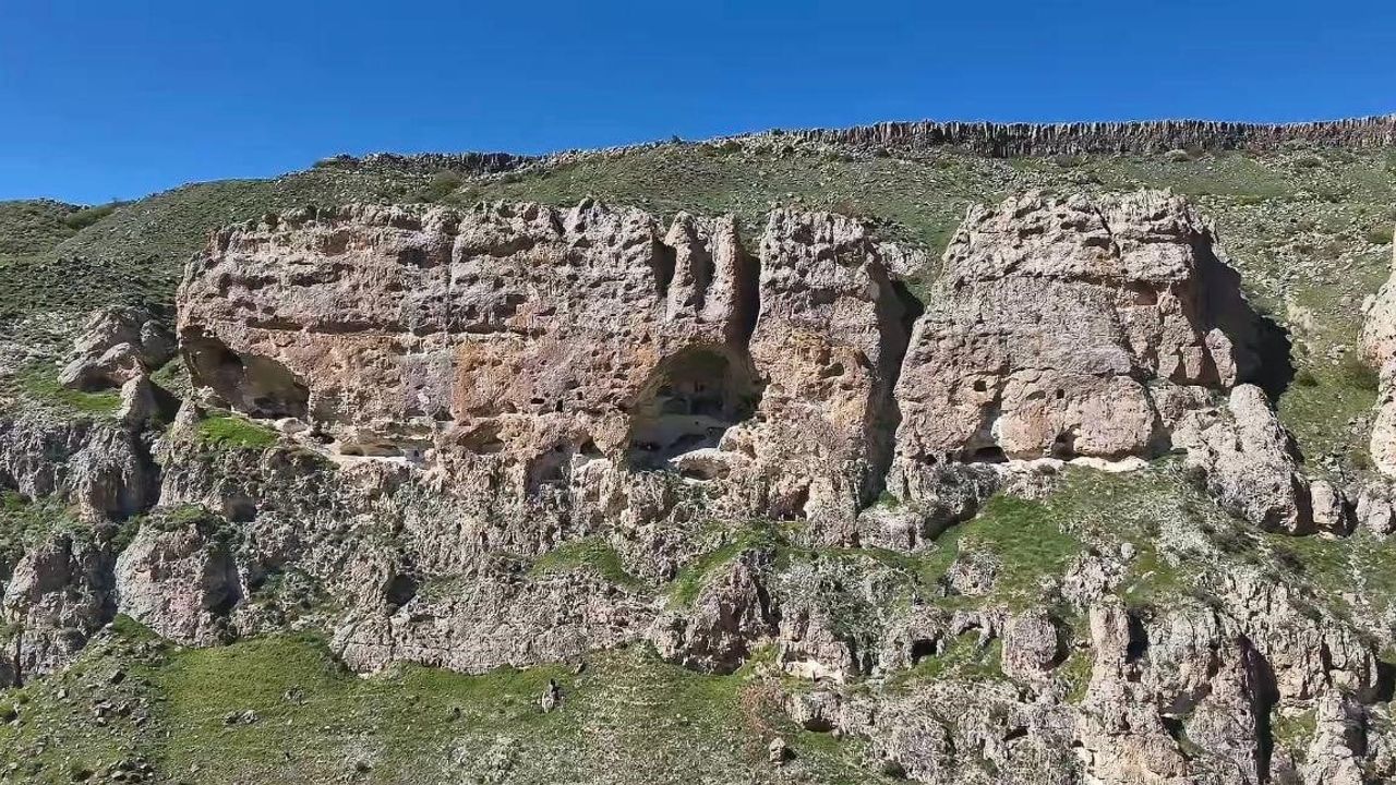 Karayazı’da Geleneksel Ters Lale Festivali Mayıs ayında gerçekleştirilecek